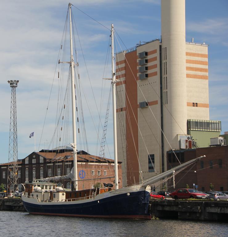 Segelfartyget Libelle Bateau-hôtel 2*